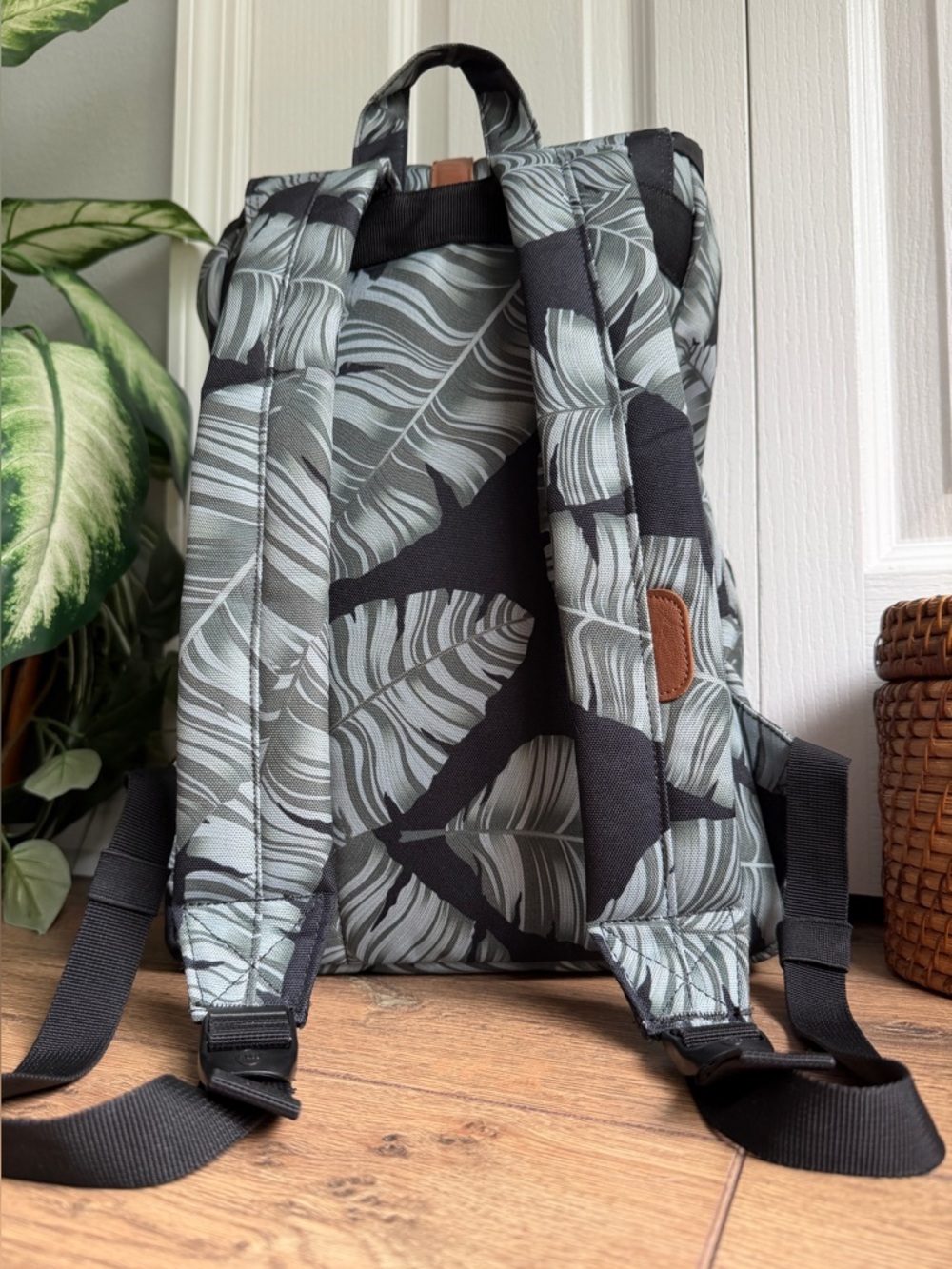The Herschel Supply Co. Dawson Tropical Retreat Unisex Backpack - School Bag - Picture 3 of 15